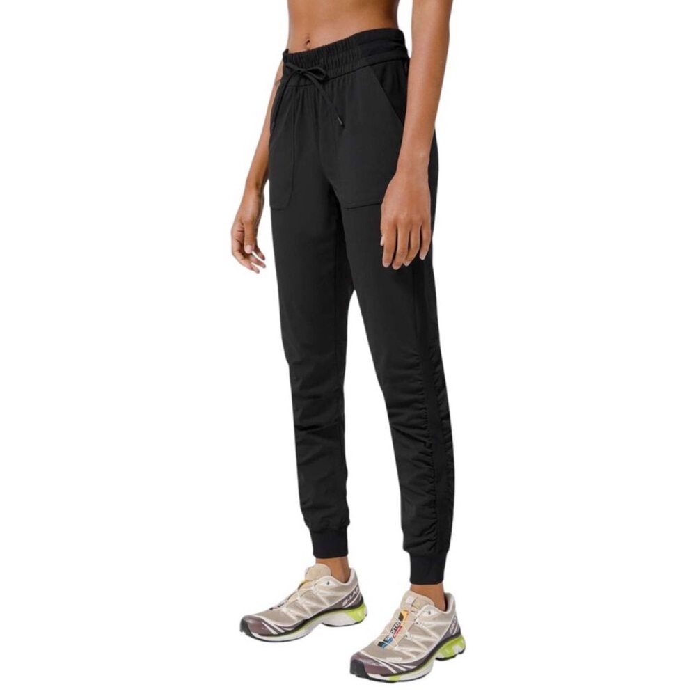 Lululemon Beyond the‎ Studio Jogger Pants size 6 Black Dance Ruched Tie Waist